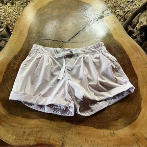 Lululemon Athletica Gray Athletic Spring Break Away Shorts Relaxed Fit Cuffed 10